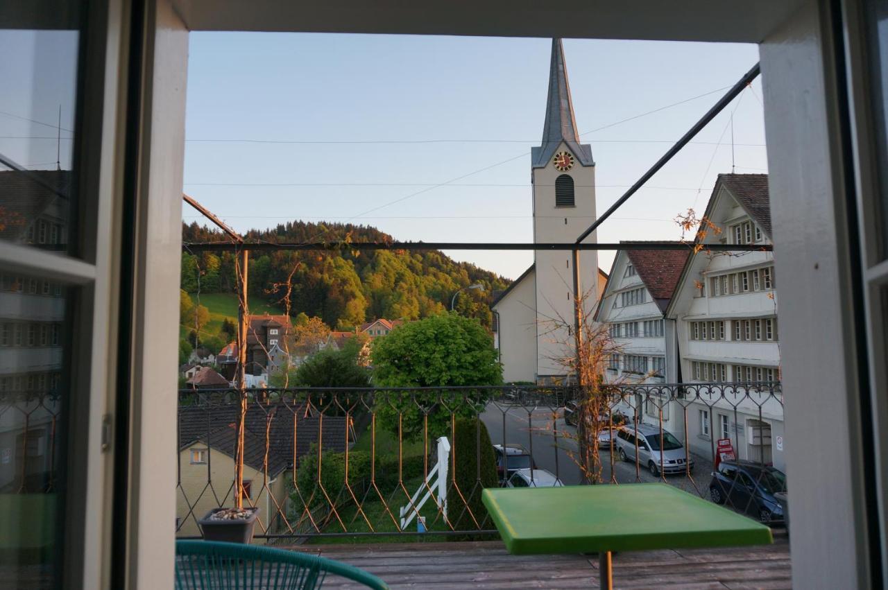 Gastehaus Rossli Bed & Breakfast 3*