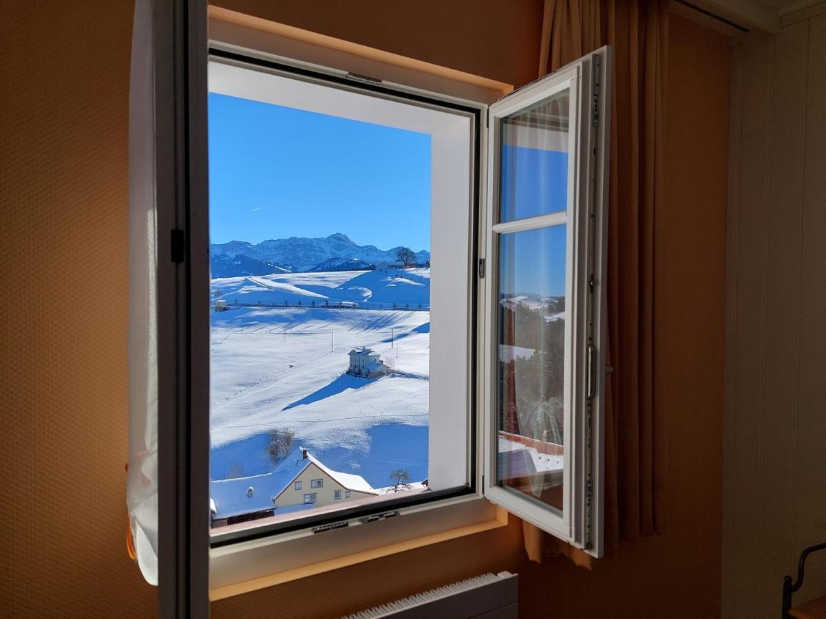 Gastehaus Rossli Bed & Breakfast 3*
