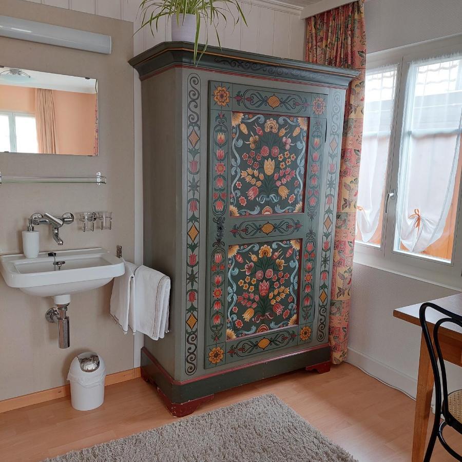 Gastehaus Rossli Bed & Breakfast