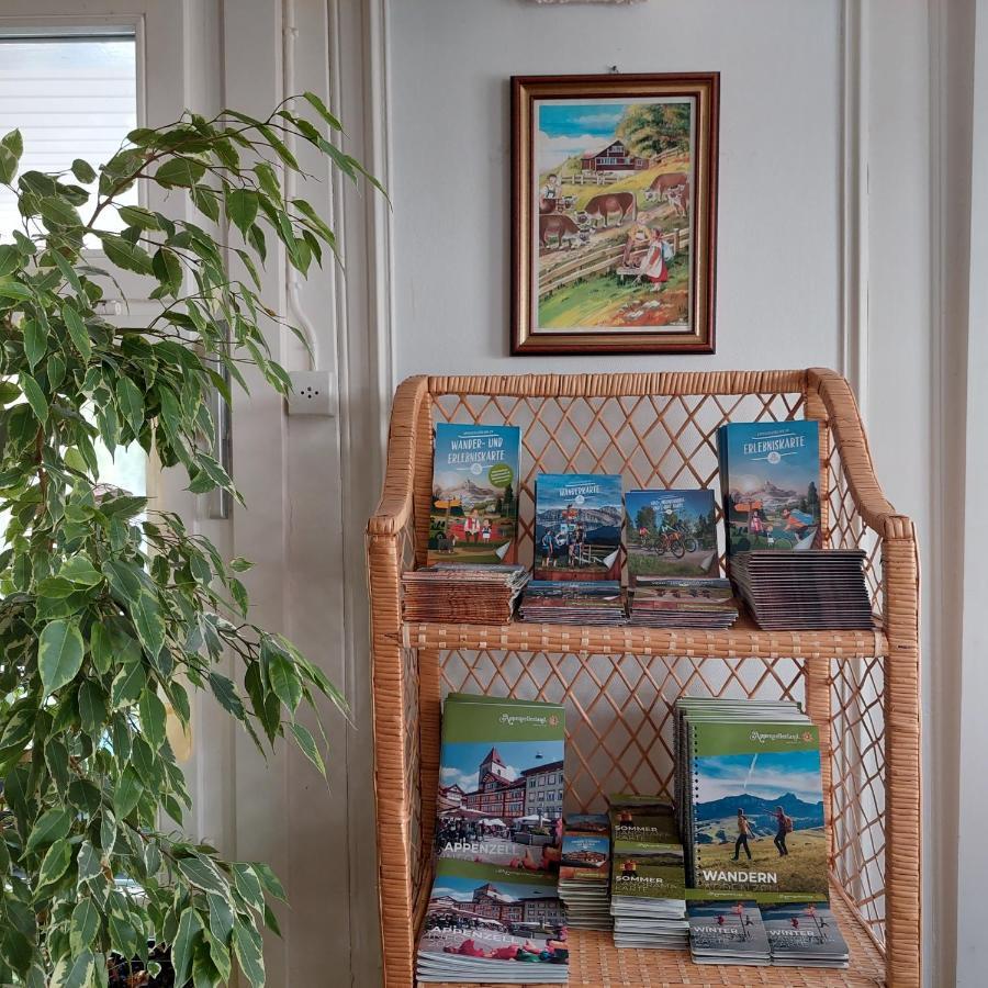 Bed & Breakfast Gastehaus Rossli 3*